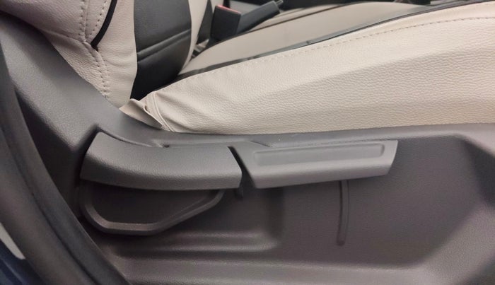 2024 Hyundai GRAND I10 NIOS SPORTZ AMT 1.2 KAPPA VTVT, Petrol, Automatic, 11,067 km, Driver Side Adjustment Panel