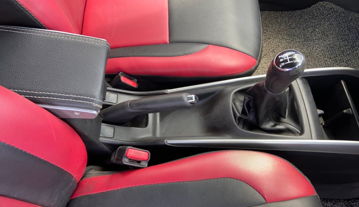 2018 Maruti Baleno DELTA PETROL 1.2, Petrol, Manual, 56,100 km, Gear Lever