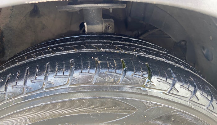 2018 Maruti Baleno DELTA PETROL 1.2, Petrol, Manual, 56,100 km, Right Front Tyre Tread