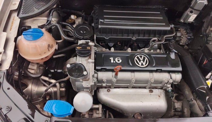 2013 Volkswagen Vento HIGHLINE 1.6 MPI, Petrol, Manual, 38,977 km, Engine View - Right