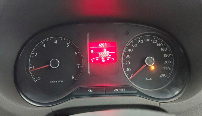 2013 Volkswagen Vento HIGHLINE 1.6 MPI, Petrol, Manual, 38,977 km, Odometer Image