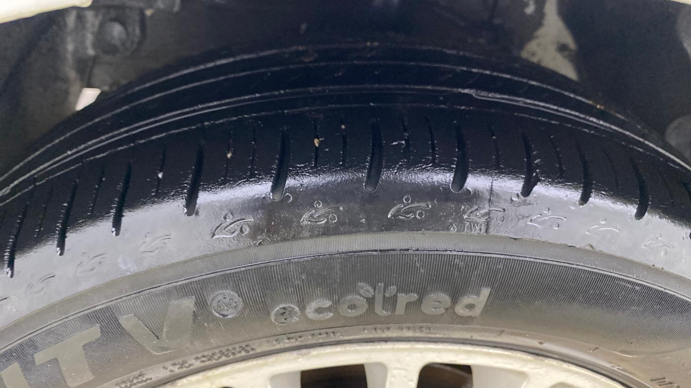 2016 Tata Zest XT PETROL, Petrol, Manual, 1,22,654 km, Left Front Tyre Tread