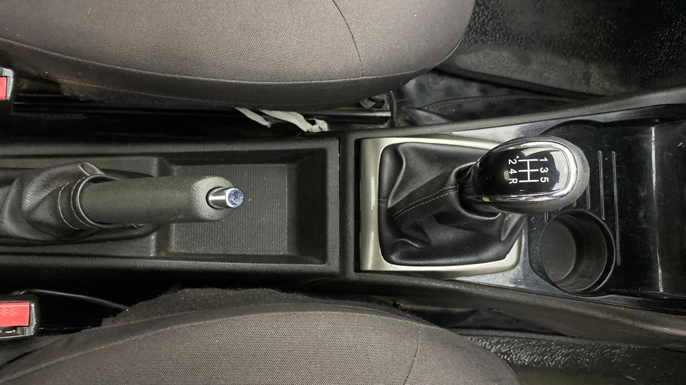 2016 Tata Zest XT PETROL, Petrol, Manual, 1,22,654 km, Gear Lever