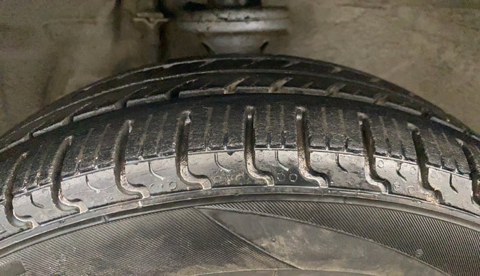 2019 Maruti Alto K10 VXI, Petrol, Manual, 55,599 km, Right Front Tyre Tread