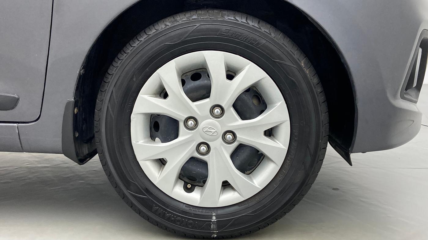 2016 Hyundai Grand i10 SPORTZ 1.2 KAPPA VTVT, Petrol, Manual, 87,260 km, Right Front Wheel