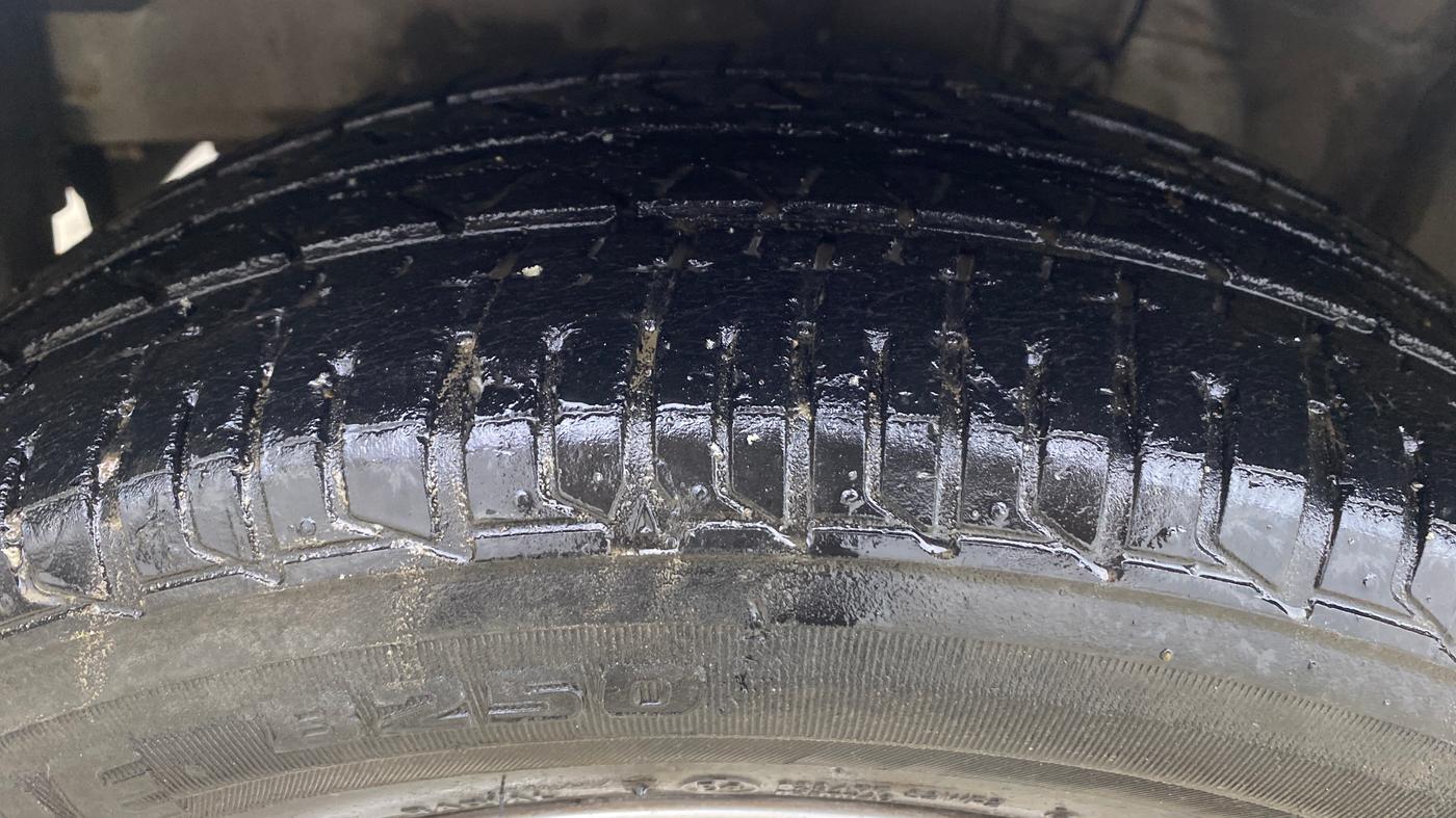 2013 Honda Brio VX AT, Petrol, Automatic, 78,021 km, Left Front Tyre Tread