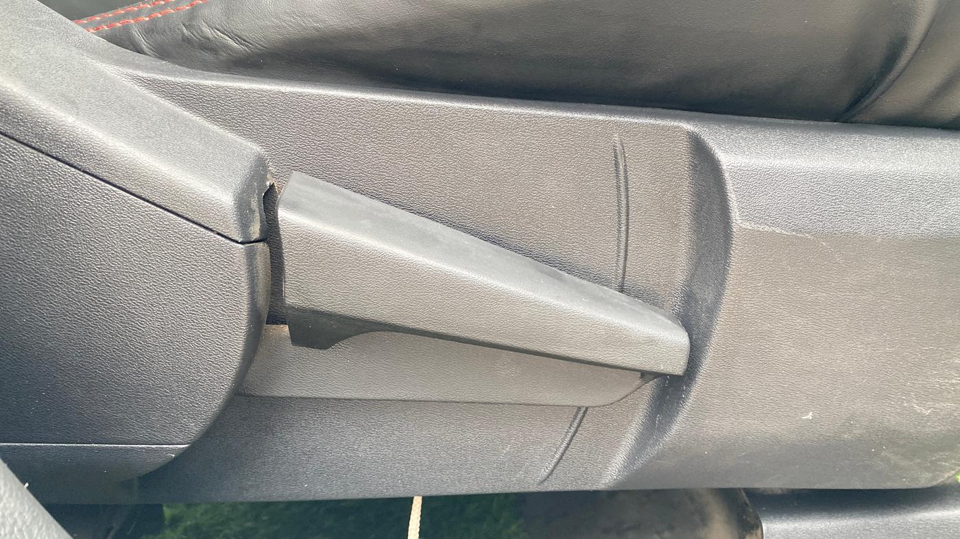 2023 Nissan MAGNITE XV PREMIUM, Petrol, Manual, 17,337 km, Driver Side Adjustment Panel