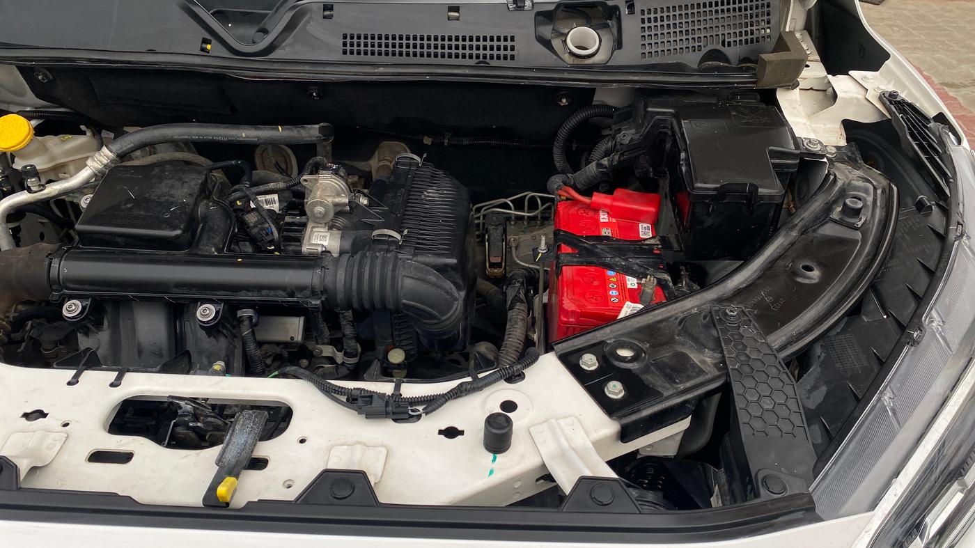 2023 Nissan MAGNITE XV PREMIUM, Petrol, Manual, 17,337 km, Engine View - Left