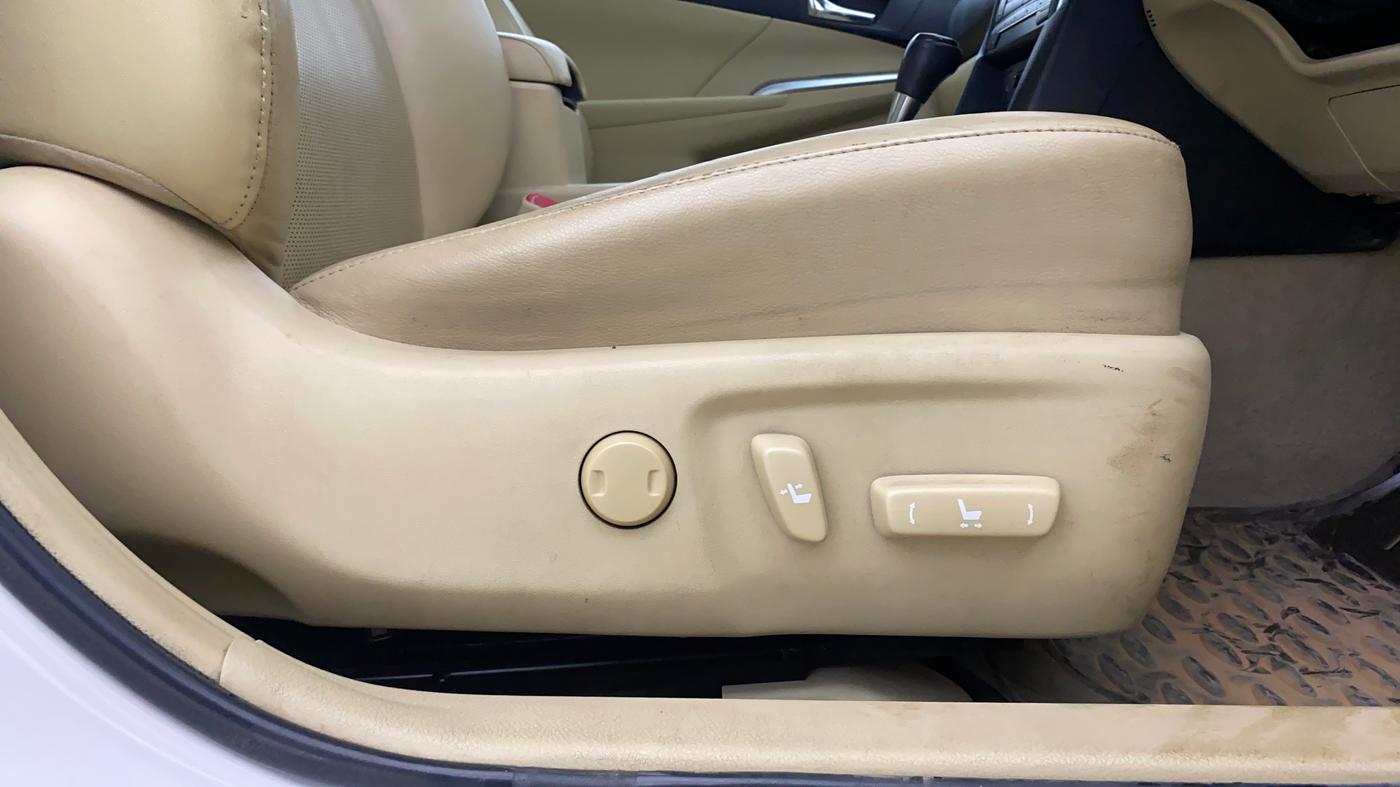 2016 Toyota Camry 2.5L AT, Petrol, Automatic, 65,294 km, Driver Side Adjustment Panel