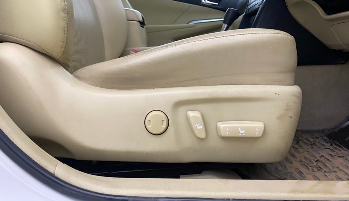 2016 Toyota Camry 2.5L AT, Petrol, Automatic, 65,294 km, Driver Side Adjustment Panel