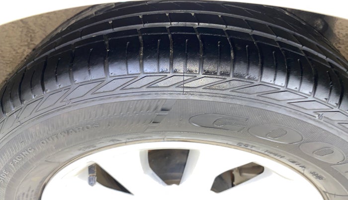 2016 Toyota Camry 2.5L AT, Petrol, Automatic, 65,294 km, Left Rear Tyre Tread