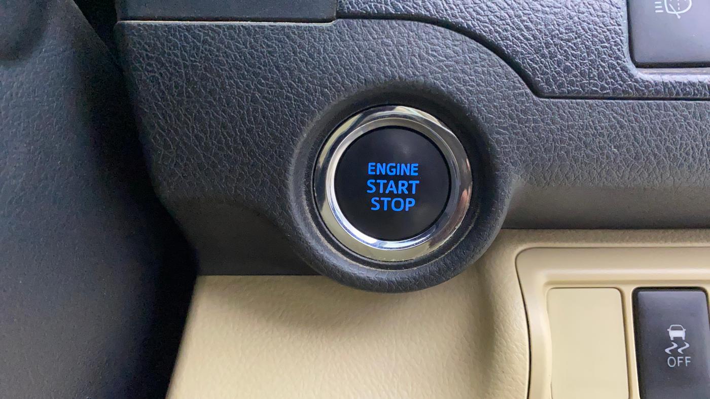 2016 Toyota Camry 2.5L AT, Petrol, Automatic, 65,294 km, Keyless Start/ Stop Button