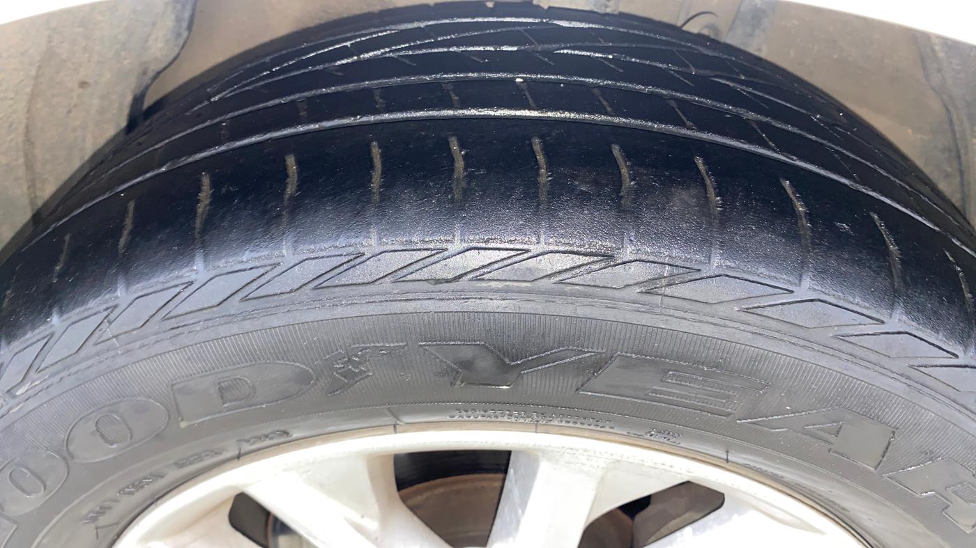2016 Toyota Camry 2.5L AT, Petrol, Automatic, 65,294 km, Right Front Tyre Tread