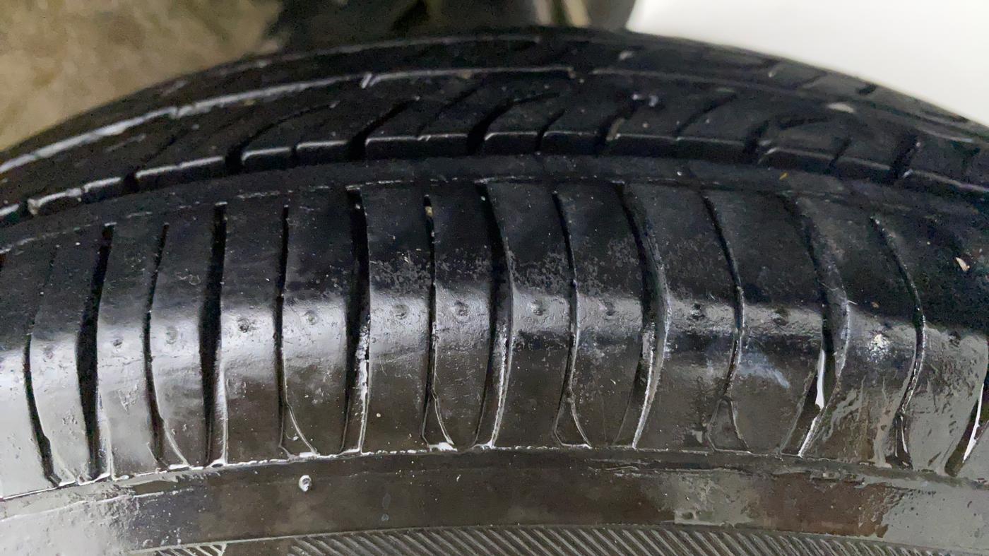 2016 Maruti Wagon R 1.0 LXI CNG, CNG, Manual, 61,492 km, Left Rear Tyre Tread