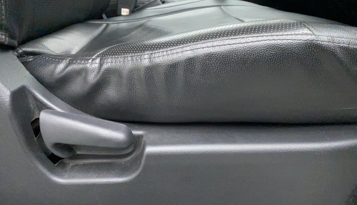 2016 Maruti Wagon R 1.0 LXI CNG, CNG, Manual, 61,492 km, Driver Side Adjustment Panel