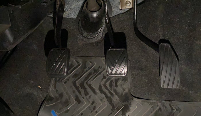 2014 Maruti Wagon R 1.0 VXI, Petrol, Manual, 26,944 km, Pedals