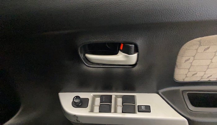 2014 Maruti Wagon R 1.0 VXI, Petrol, Manual, 26,944 km, Driver Side Door Panels Control