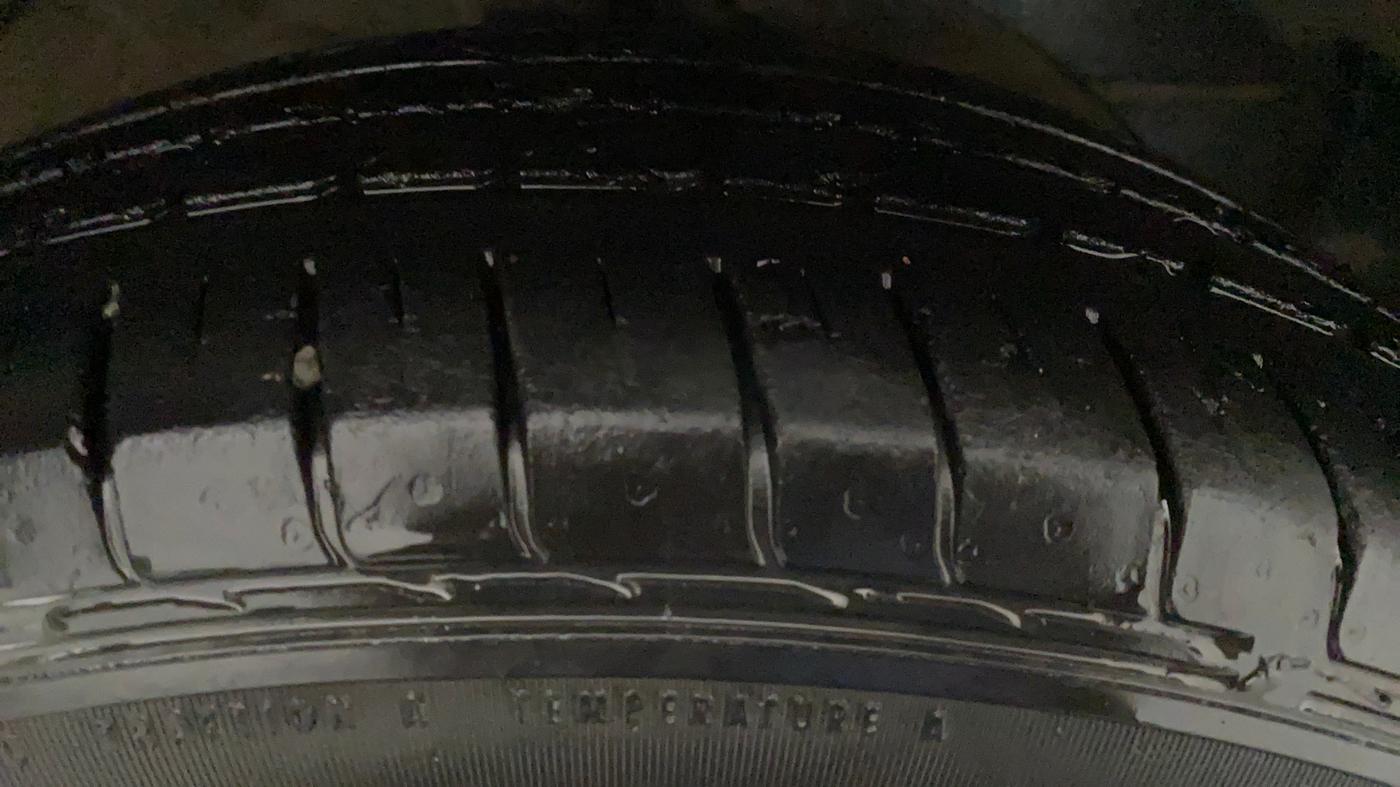 2019 MG HECTOR SHARP 1.5 DCT PETROL, Petrol, Automatic, 36,844 km, Right Front Tyre Tread
