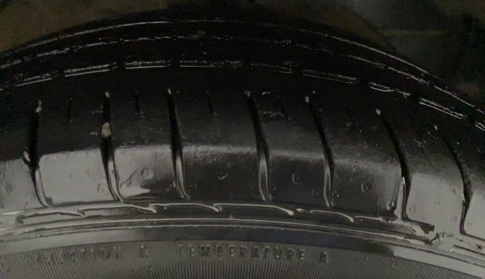2019 MG HECTOR SHARP 1.5 DCT PETROL, Petrol, Automatic, 36,844 km, Right Front Tyre Tread