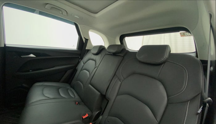 2019 MG HECTOR SHARP 1.5 DCT PETROL, Petrol, Automatic, 36,844 km, Right Side Rear Door Cabin