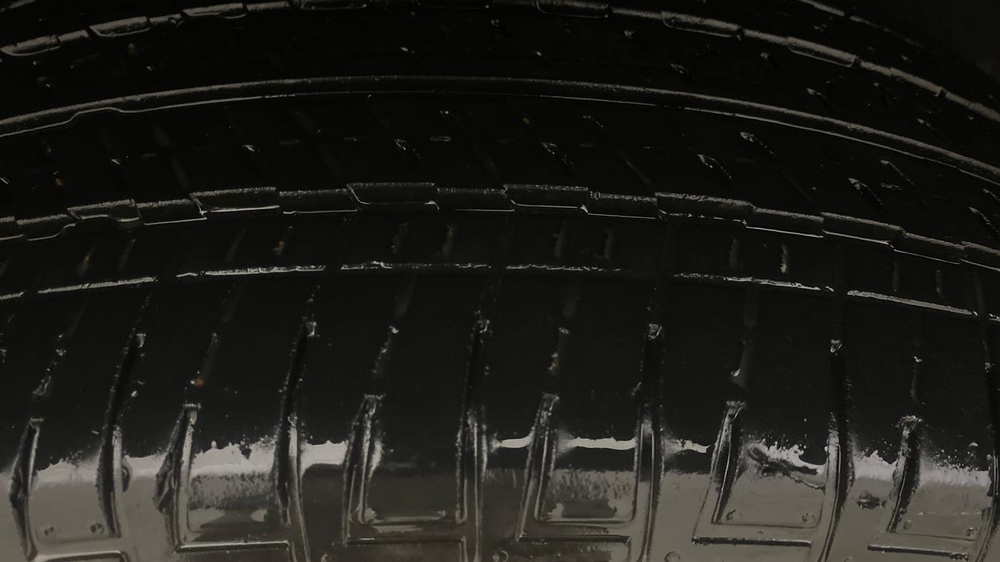 2023 Mahindra SCORPIO-N Z6 DIESEL MT 2WD 7 STR, Diesel, Manual, 75,690 km, Right Rear Tyre Tread
