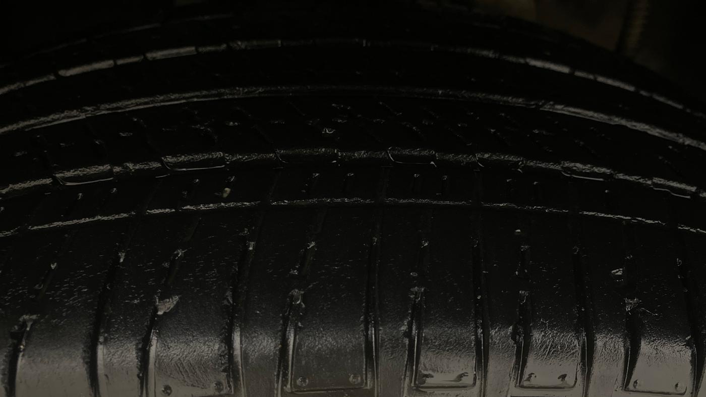 2023 Mahindra SCORPIO-N Z6 DIESEL MT 2WD 7 STR, Diesel, Manual, 75,690 km, Left Front Tyre Tread