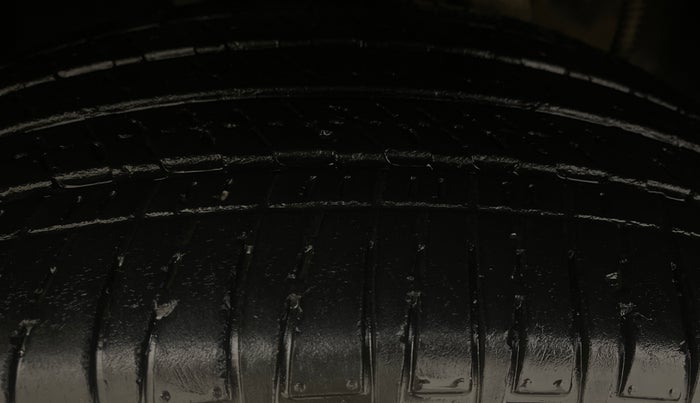 2023 Mahindra SCORPIO-N Z6 DIESEL MT 2WD 7 STR, Diesel, Manual, 75,690 km, Left Front Tyre Tread