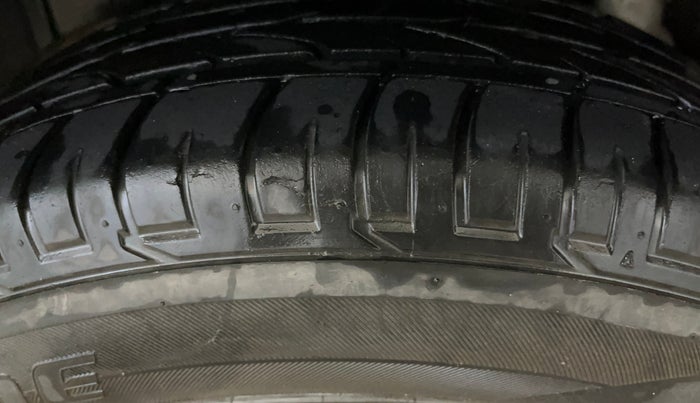 2021 Mahindra XUV300 W6 1.5 Sunroof Diesel, Diesel, Manual, 71,527 km, Right Rear Tyre Tread