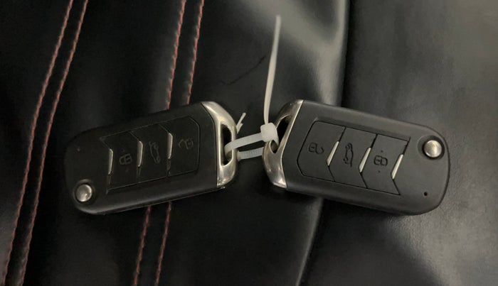 2021 Mahindra XUV300 W6 1.5 Sunroof Diesel, Diesel, Manual, 71,527 km, Key Close Up