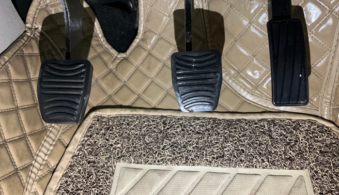 2021 Mahindra XUV300 W6 1.5 Sunroof Diesel, Diesel, Manual, 71,527 km, Pedals