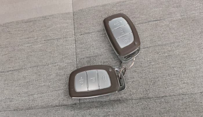 2022 Hyundai GRAND I10 NIOS ASTA 1.2 KAPPA VTVT, Petrol, Manual, 17,634 km, Key Close Up