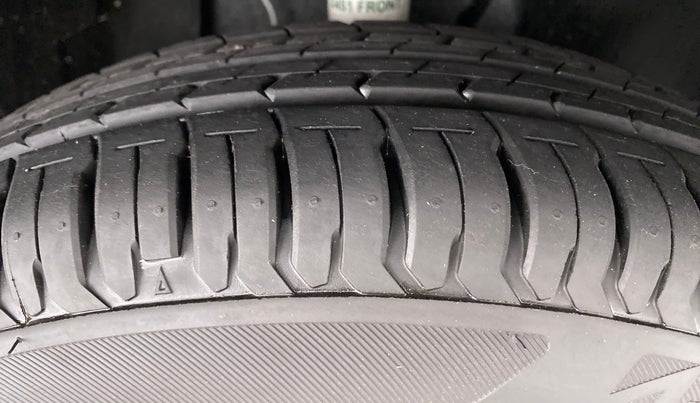 2021 Tata ALTROZ XE 1.2, Petrol, Manual, 621 km, Right Front Tyre Tread