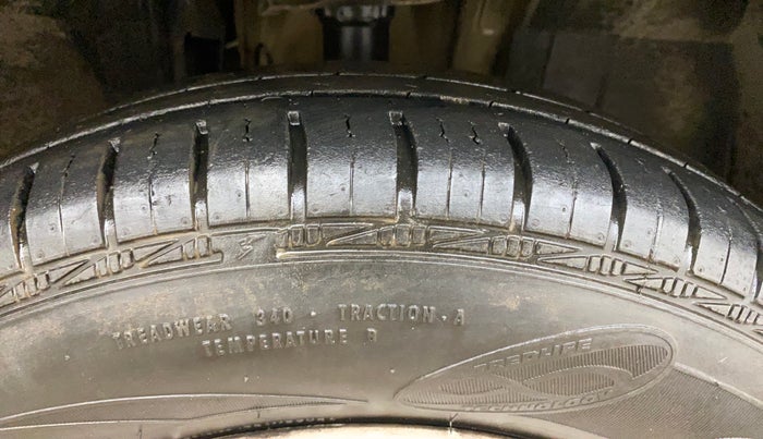 2020 Renault TRIBER RXL MT, Petrol, Manual, 93,801 km, Right Front Tyre Tread