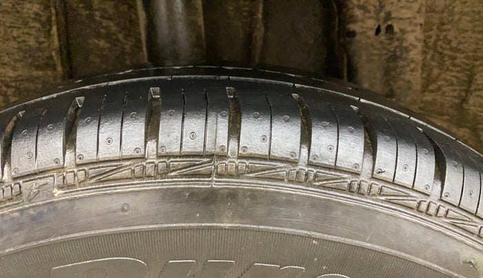 2020 Renault TRIBER RXL MT, Petrol, Manual, 93,801 km, Right Rear Tyre Tread