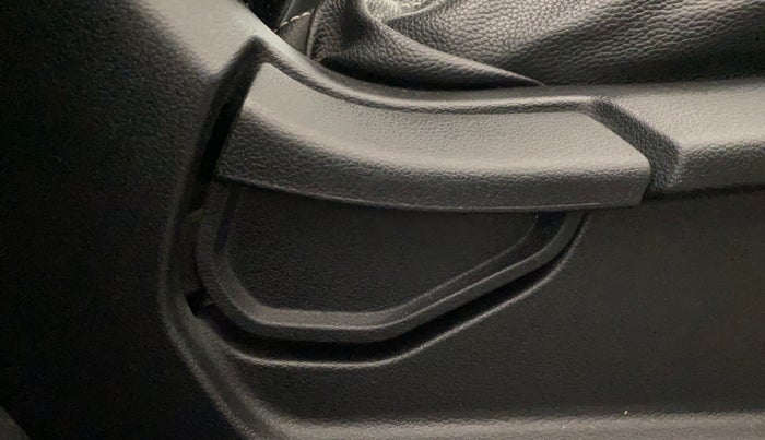 2020 Hyundai VENUE S 1.0 TURBO MT, Petrol, Manual, 33,014 km, Driver Side Adjustment Panel