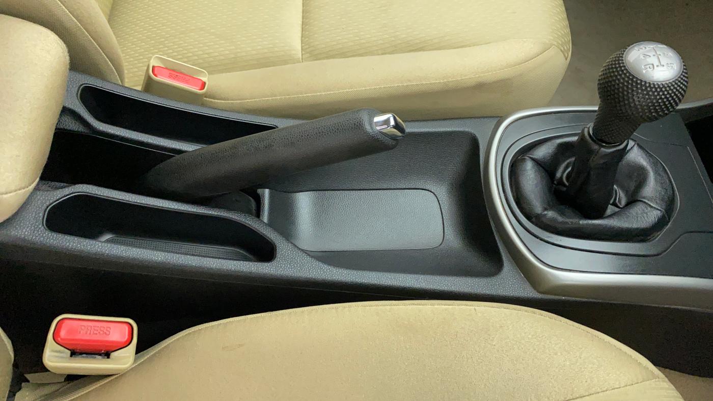 2019 Honda City V MT PETROL, Petrol, Manual, 38,185 km, Gear Lever
