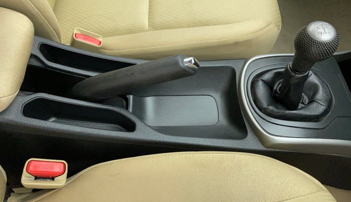 2019 Honda City V MT PETROL, Petrol, Manual, 38,185 km, Gear Lever