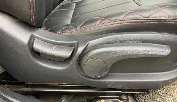 2020 Hyundai Elite i20 SPORTZ PLUS 1.2, Petrol, Manual, 96,290 km, Driver Side Adjustment Panel