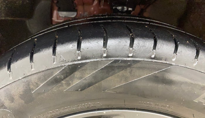 2020 Hyundai Elite i20 SPORTZ PLUS 1.2, Petrol, Manual, 96,290 km, Left Front Tyre Tread