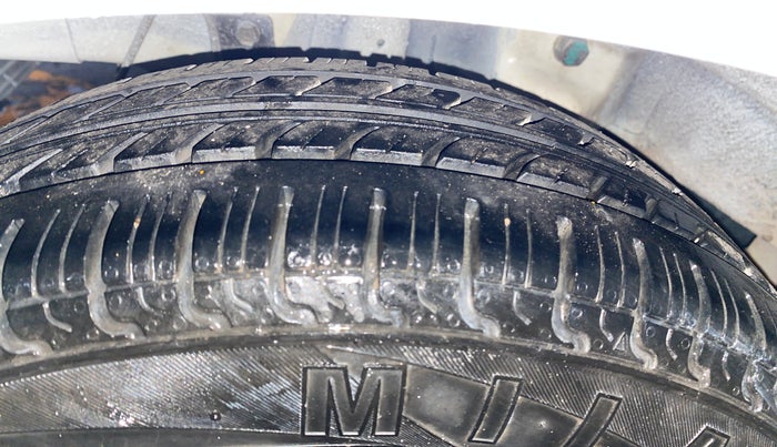 2013 Hyundai Eon MAGNA +, Petrol, Manual, 73,242 km, Right Rear Tyre Tread