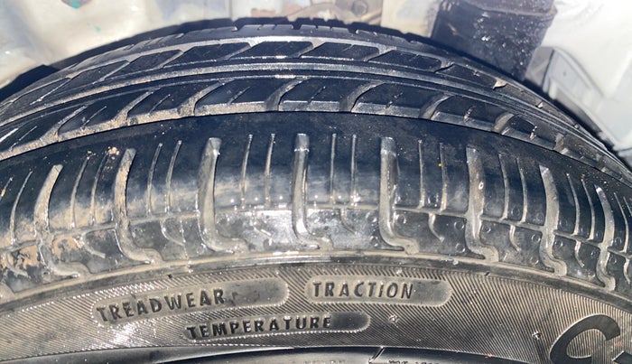 2013 Hyundai Eon MAGNA +, Petrol, Manual, 73,242 km, Left Rear Tyre Tread