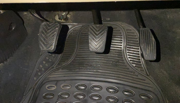 2013 Hyundai Eon MAGNA +, Petrol, Manual, 73,242 km, Pedals