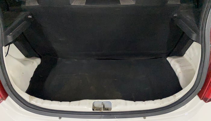 2013 Hyundai Eon MAGNA +, Petrol, Manual, 73,242 km, Boot Inside