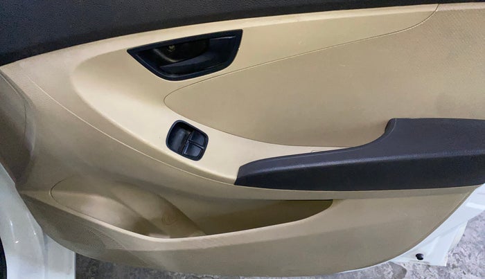 2013 Hyundai Eon MAGNA +, Petrol, Manual, 73,242 km, Driver Side Door Panels Control