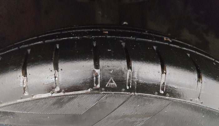 2021 Maruti Swift ZXI, Petrol, Manual, 27,489 km, Right Front Tyre Tread