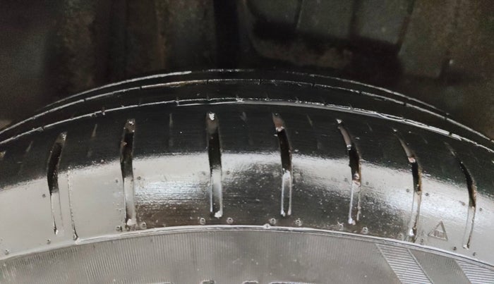 2021 Maruti Swift ZXI, Petrol, Manual, 27,489 km, Right Rear Tyre Tread