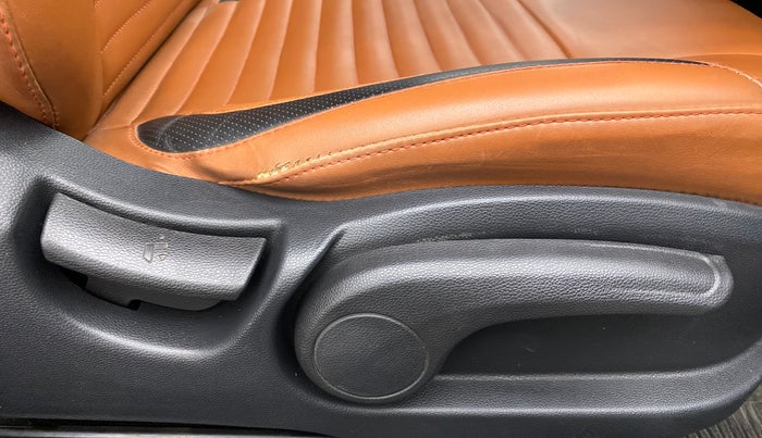 2015 Hyundai i20 Active 1.2 S, Petrol, Manual, 72,534 km, Driver Side Adjustment Panel