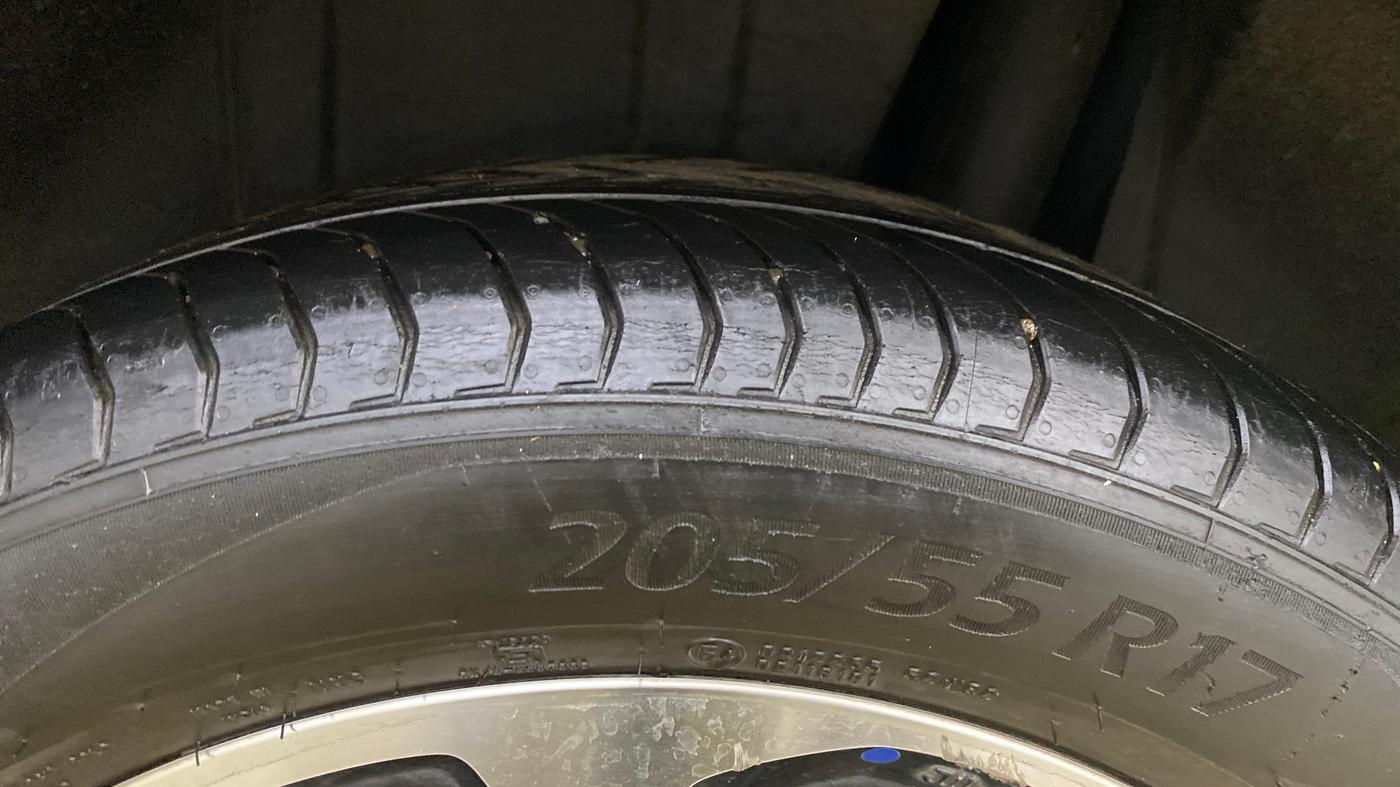 2021 Maruti XL6 ZETA AT, Petrol, Automatic, 28,292 km, Left Rear Tyre Tread