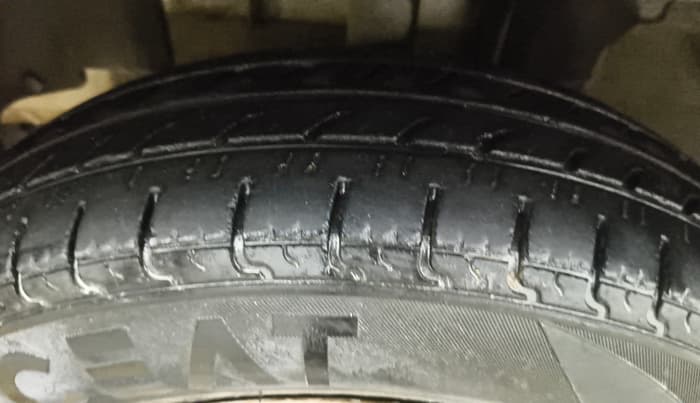 2017 Renault Kwid RXT 0.8, Petrol, Manual, 23,446 km, Left Front Tyre Tread