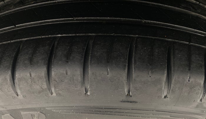 2021 MG HECTOR PLUS SHARP 2.0 DIESEL TURBO MT 6-STR, Diesel, Manual, 33,647 km, Left Rear Tyre Tread